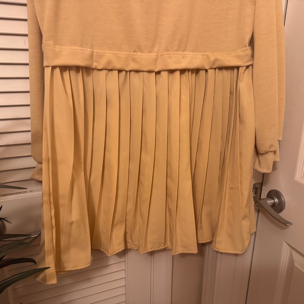 Yellow Long Sleeve Dress - Picture 4 of 5